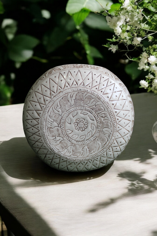 aluminium flower vase
flower vase handcrafted